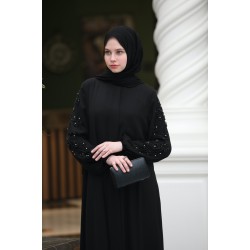 عباية بأكمام طويلة مزينة  عباية بأكمام طويلة مزينة