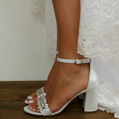 حذاء الزفاف المرأة Leatherette Chunky كعب إصبع القدم منصة الصنادل حذاء الزفاف المرأة Leatherette Chunky كعب إصبع القدم منصة الصنادل