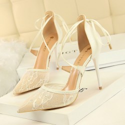 Wedding Shoes Women's Lace Up Heel Closed Toe Pumps With Sewing Lace